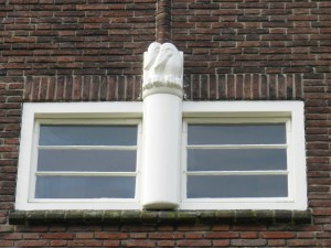 het detail: kraagsteen in Den Haag